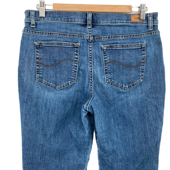 Lee 12 Short Relaxed Fit Straight Leg Mid Rise Jeans - Picture 4 of 12